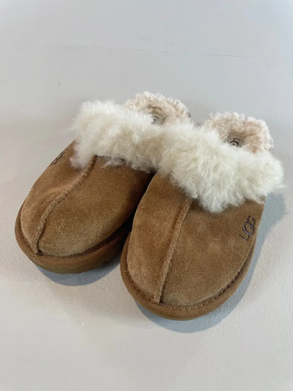 UGG Youth Slippers Suede Shearling Lined Platform Sole Size 13 Tan